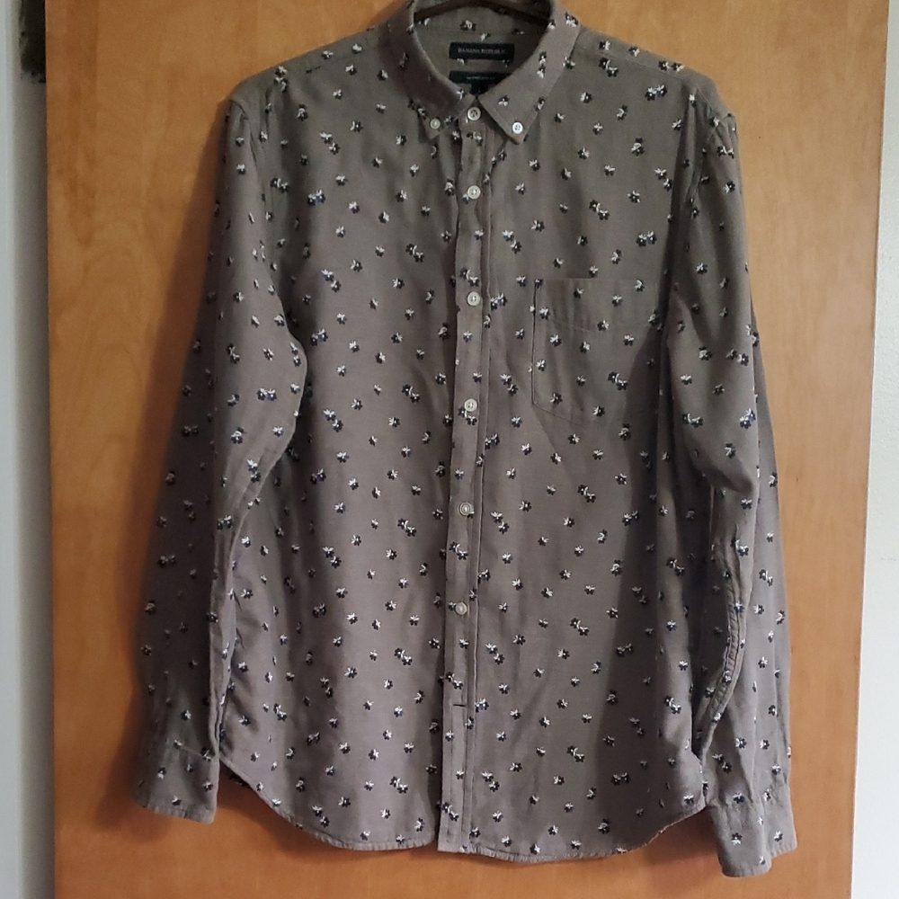 Banana Republic Green Patterned Button Down Shirt